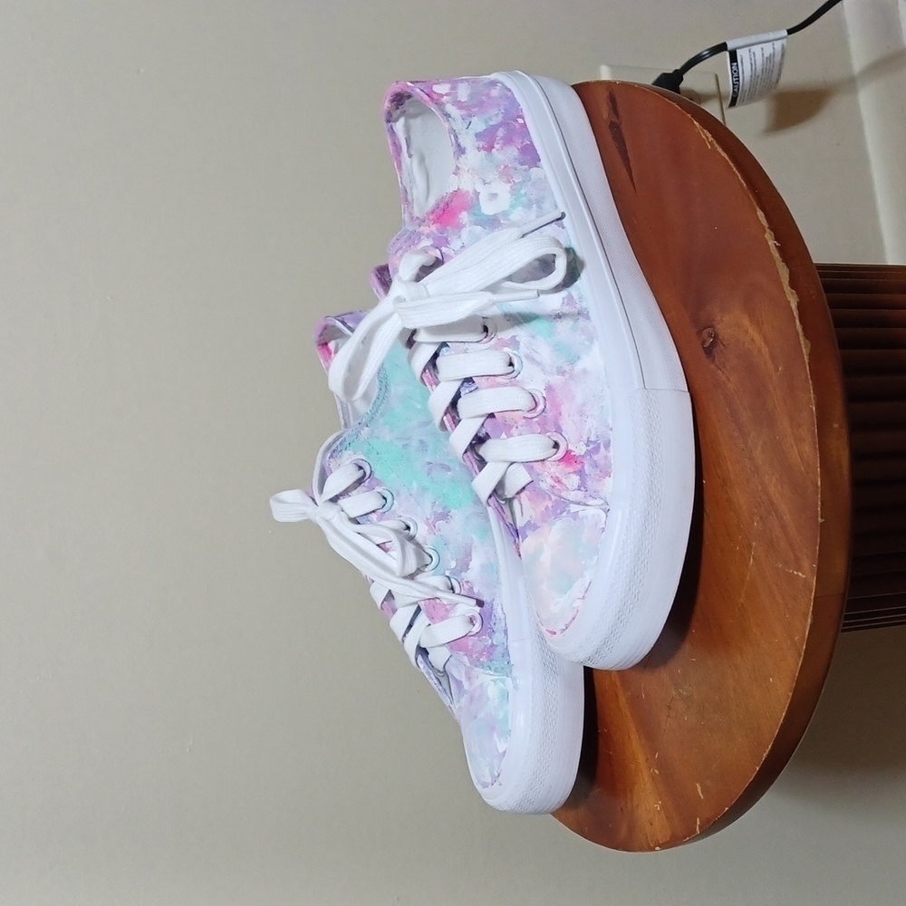 No Boundaries womens shoes size 8 in a beautiful custom painted design